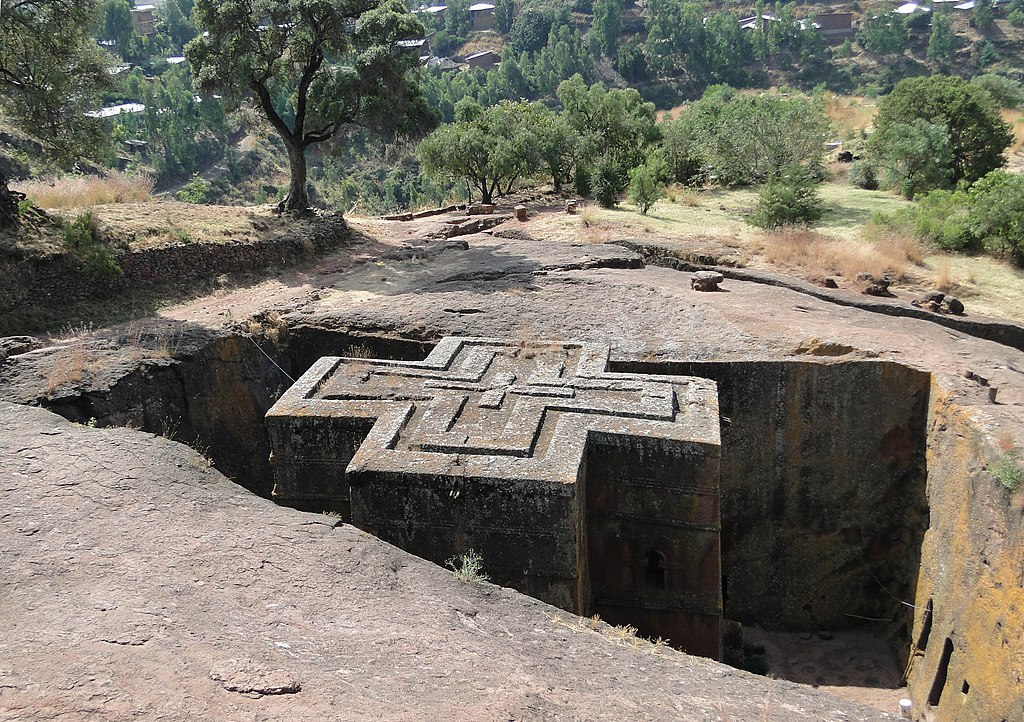 Image of Bete Giyorgis from ground level by Zagwe Dynasty Maker(s) of Lalibela