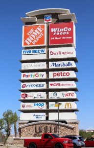 Photo of multi-tenant highway sign.